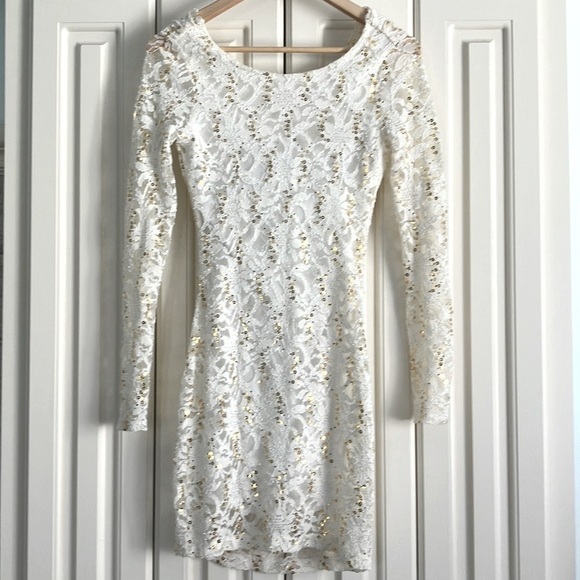 Honey & Rosie White Long Sleeved Lacey Mini Dress With Gold Sequins Size S - Picture 1 of 6